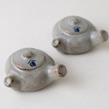 Load image into Gallery viewer, Chopstick Rest (Pair) - Den's Tea